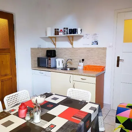 Red Sails Hostel *