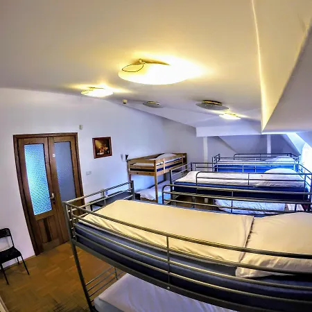 Red Sails Hostel *