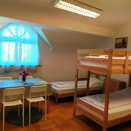 Red Sails Hostel *