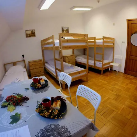 Red Sails Hostel *